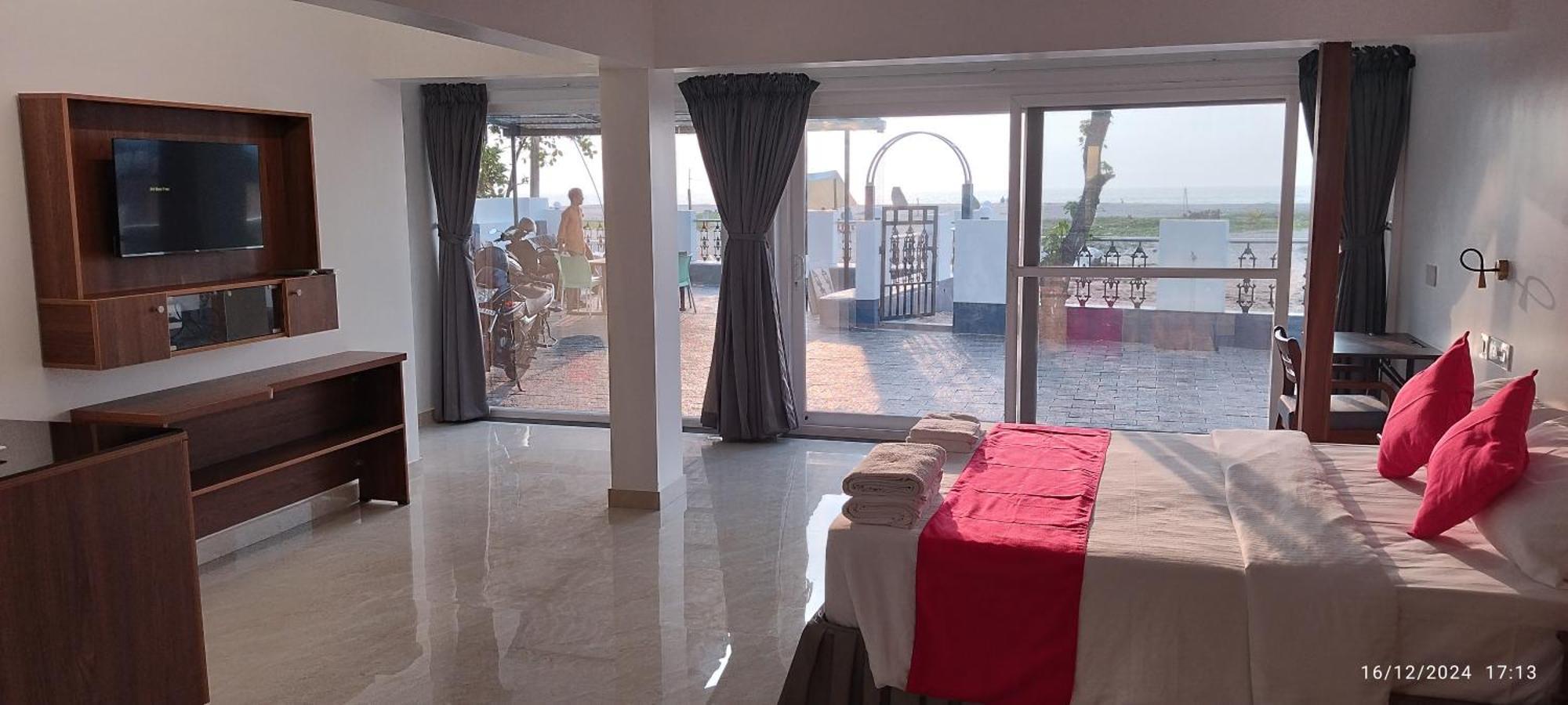 Alleppey Holiday Beach Resort Alappuzha Exterior photo