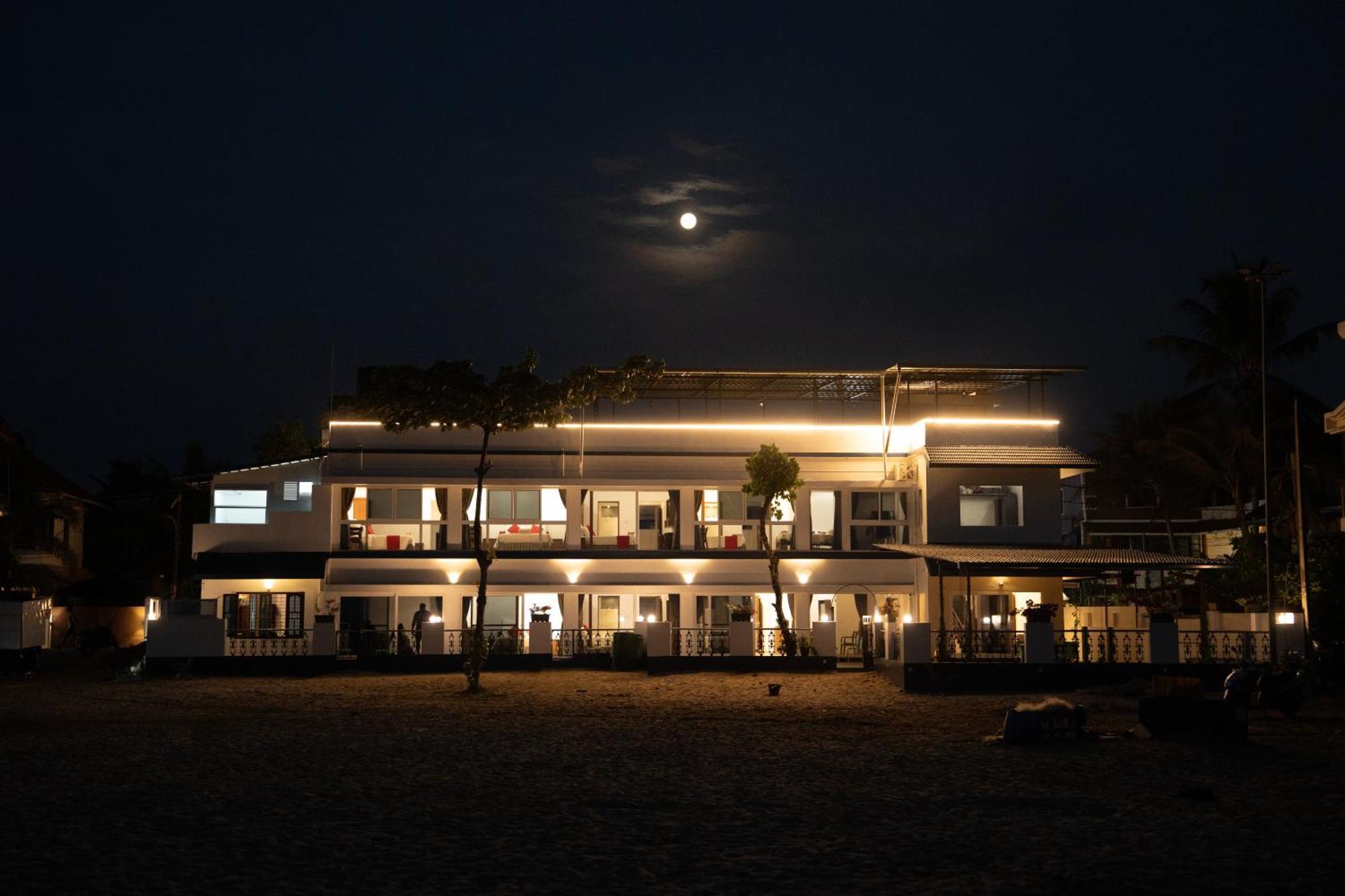 Alleppey Holiday Beach Resort Alappuzha Exterior photo